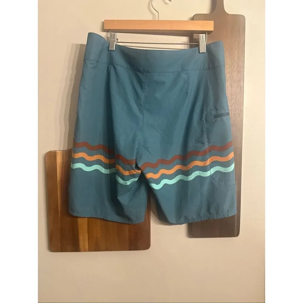 Patagonia Tazmanian Teal‎ Wavy Striped Planing Board Shorts Swim Trunks Size 30